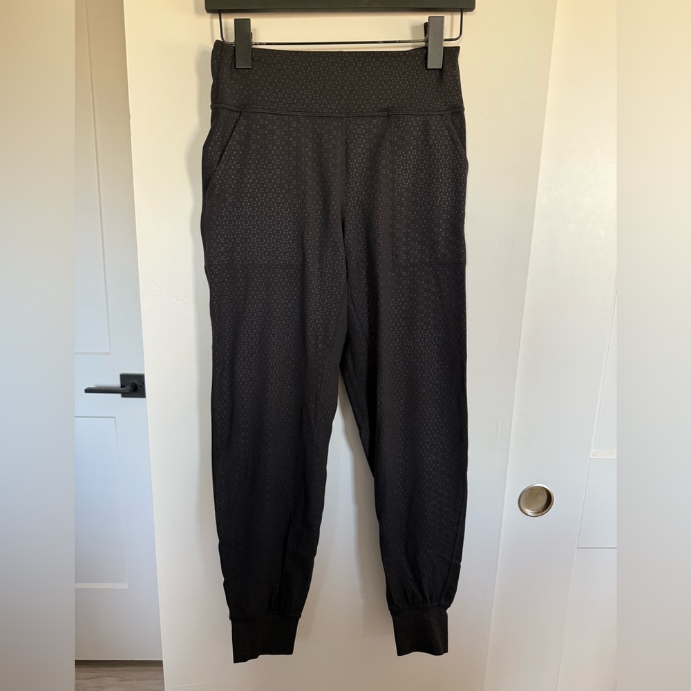 Lululemon Align Embossed HR Jogger *Full Length Size 6